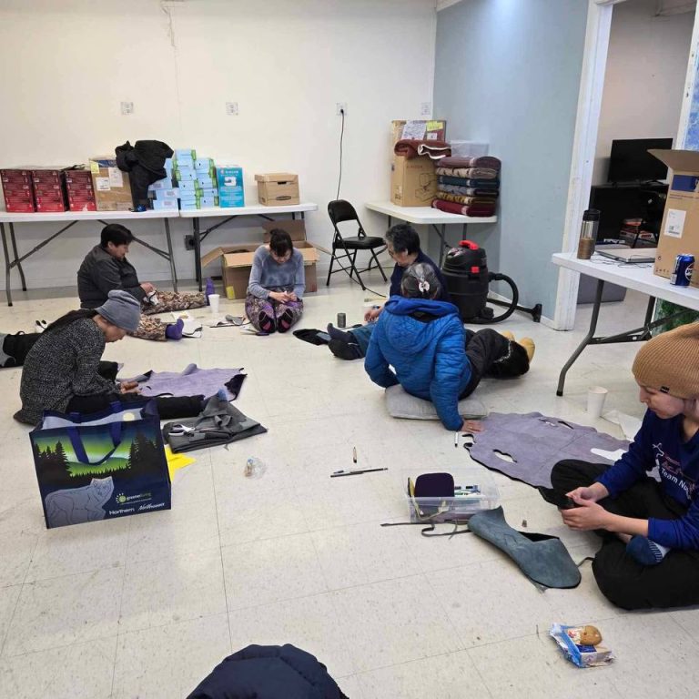 photo_5111803182043565015_y